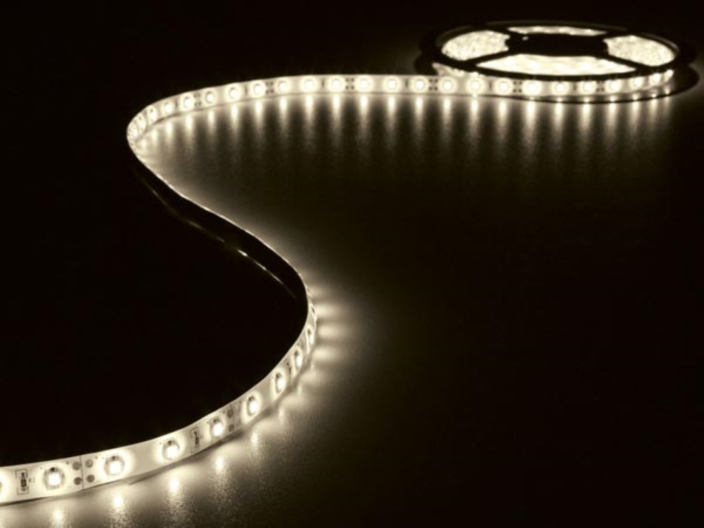KIT WITH FLEXIBLE LED STRIP AND POWER SUPPLY - WARM WHITE - 180 LEDs - 3 m - 12 VDC
